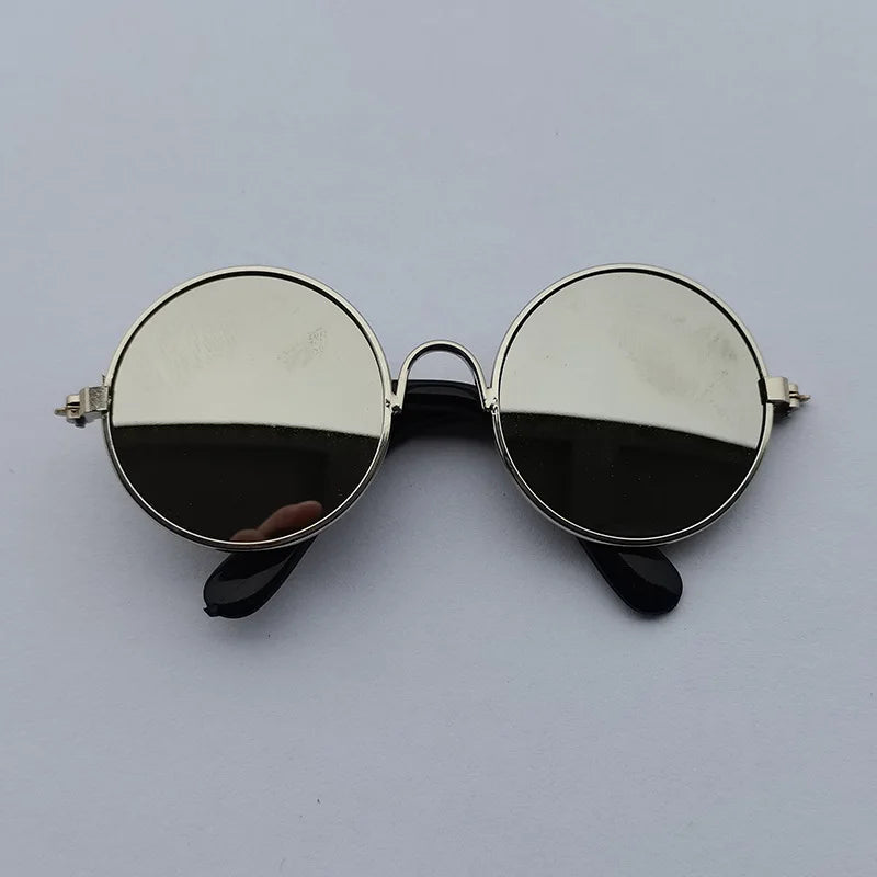 Lovely Vintage Round Sunglasses